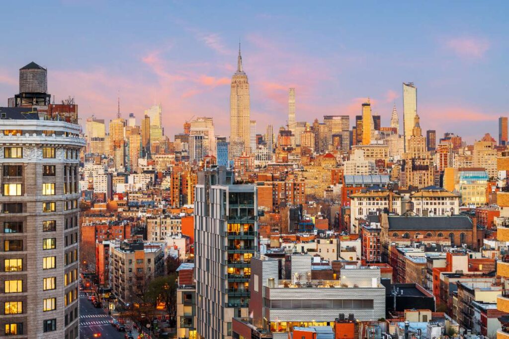 Ville de New-York avec des immeubles construits